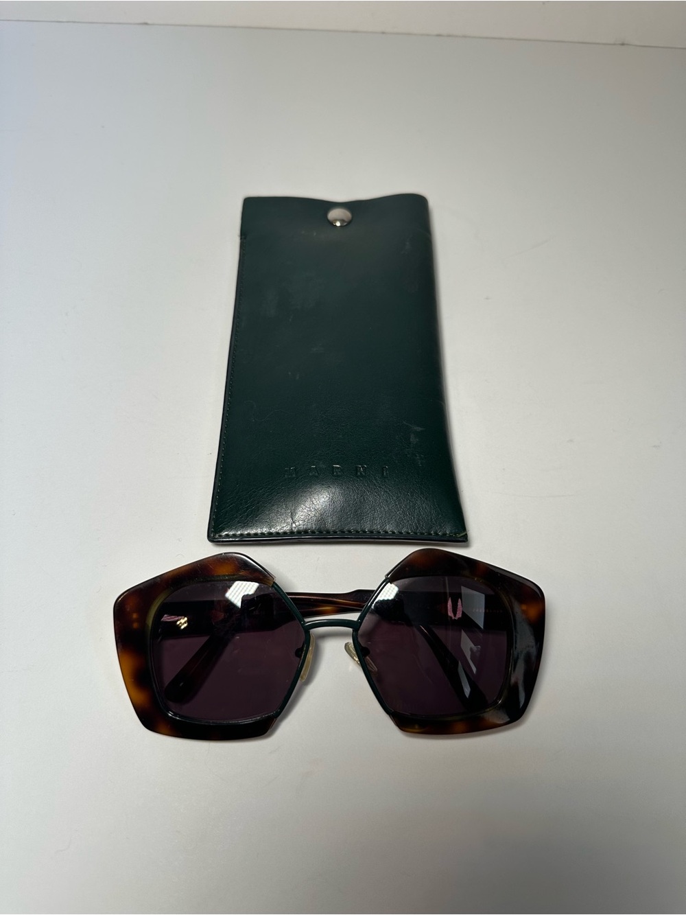 Marni sunglassesTortoiseshell Oversized Sunglasses with Dark Lenses